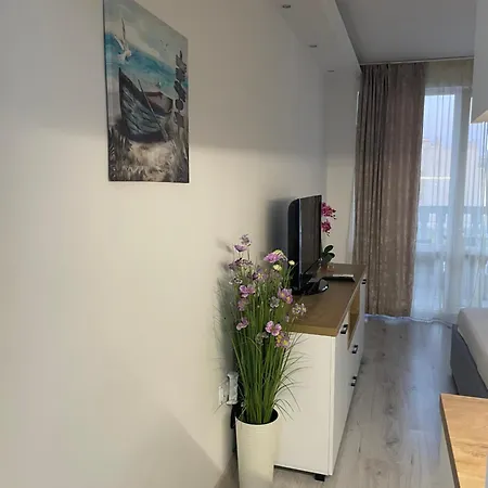 студио симона 2 - първа линия море *